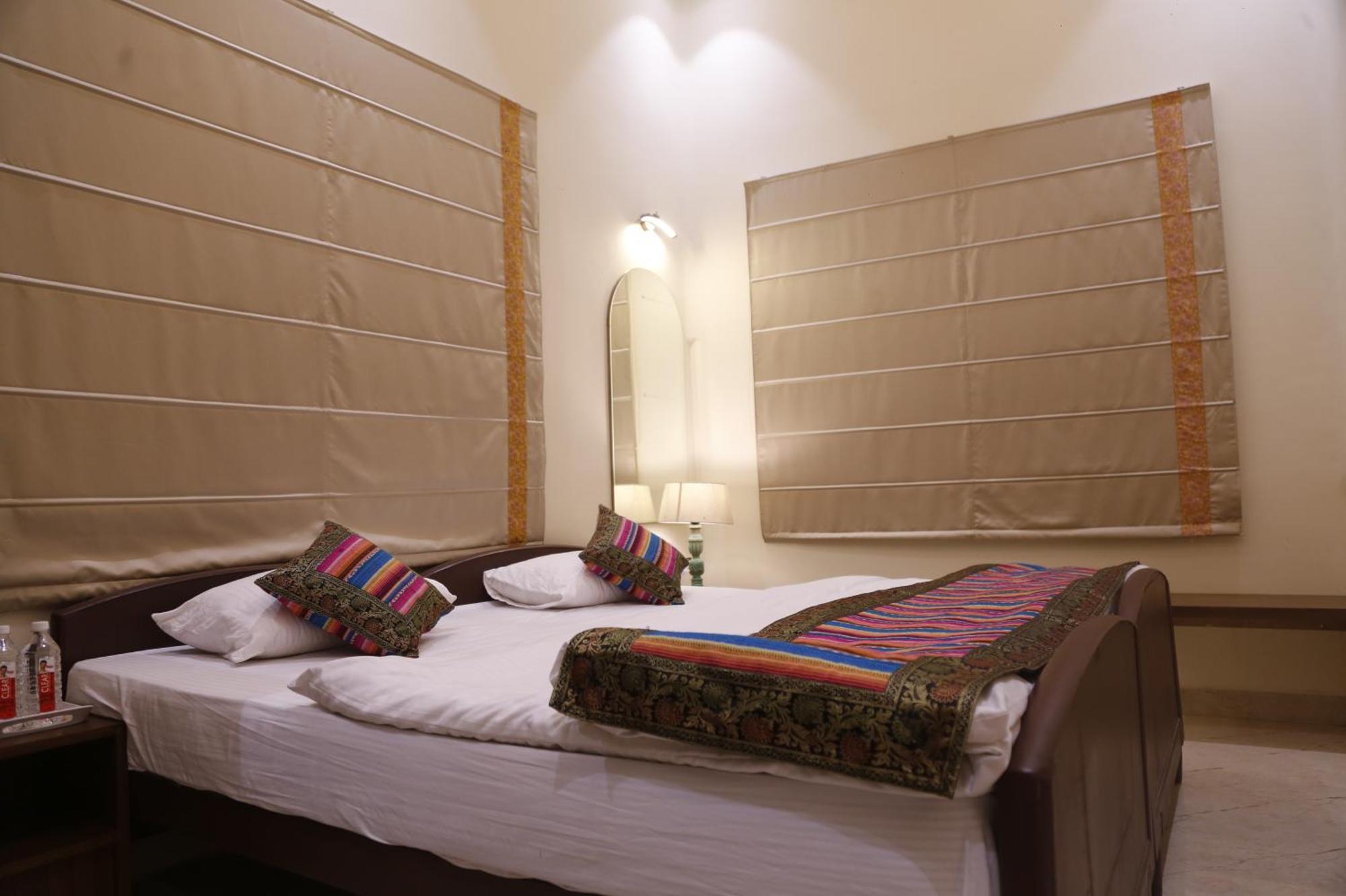 Heritage Haveli Varanasi Room photo